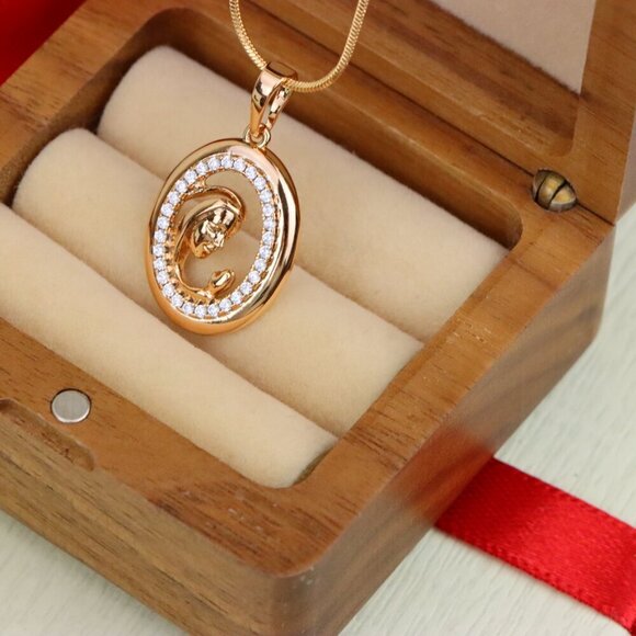 "Rose Gold Oval Pendant with Mother and Child Crystal Frame Design, XPPT1511 - Picture 7 of 13